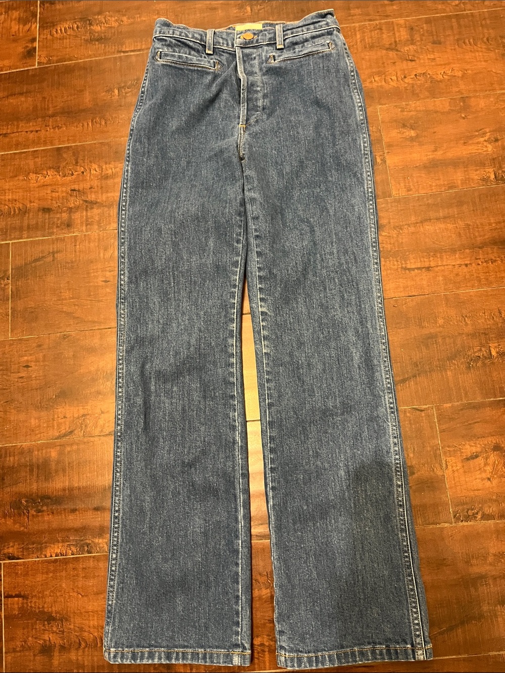 Doen Nikita Jean in Saint Nazaire Wash